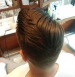 Open mes scheren door de barbier