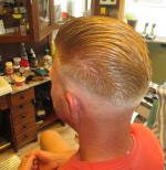 Strakke knipbeurt bij Zijn Haar